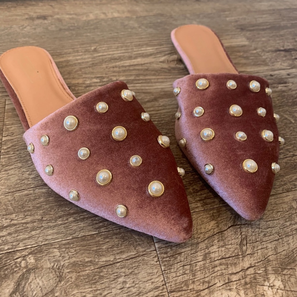 Yoki Pink Suede Pearl Mules NEVER WORN size 8